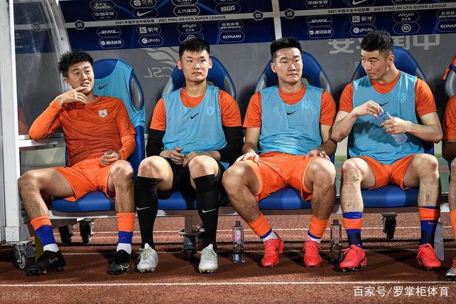 贝尼特斯谈昔日球员：阿隆索成教练在意料之中，阿韦洛亚则令人惊喜